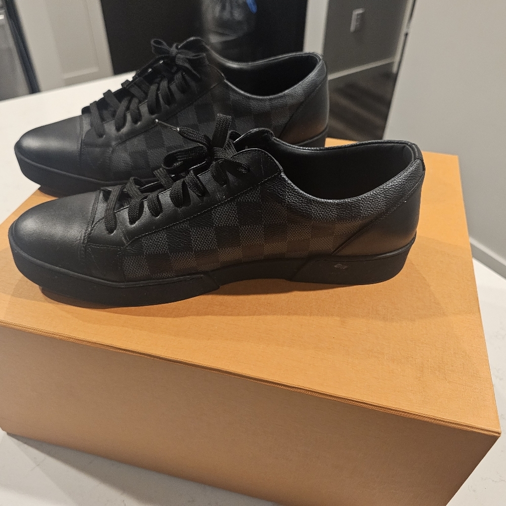 Designer sneaker - Picture 3 of 6